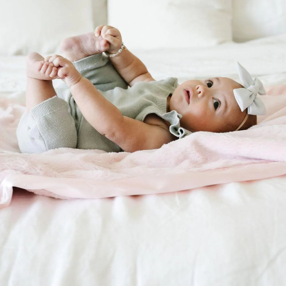 SATIN BORDER MINI BLANKET, LIGHT PINK