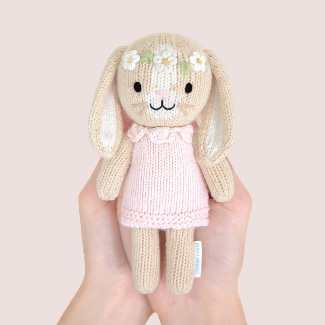 Tiny Hannah the Bunny, blush (gives 10 meals)