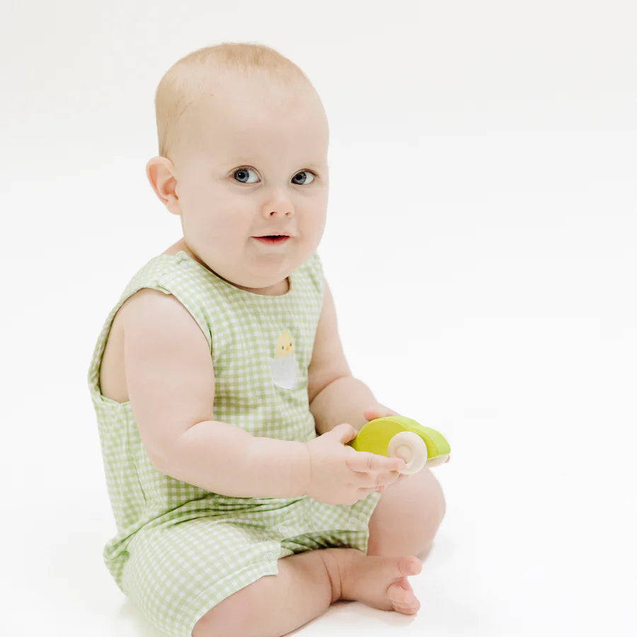 SLEEVELESS SHORTIE ROMPER WITH BABY CHICK APPLIQUE - MINI GINGHAM GREEN